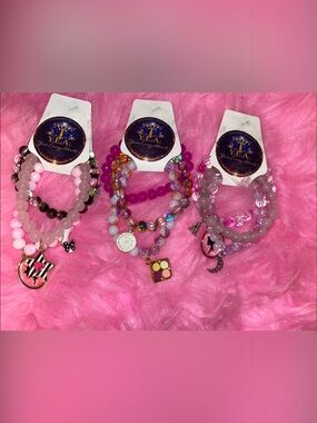 🌙 Y.E.A. “Moonlit Grace” Collection
3 sets 
9 bracelets